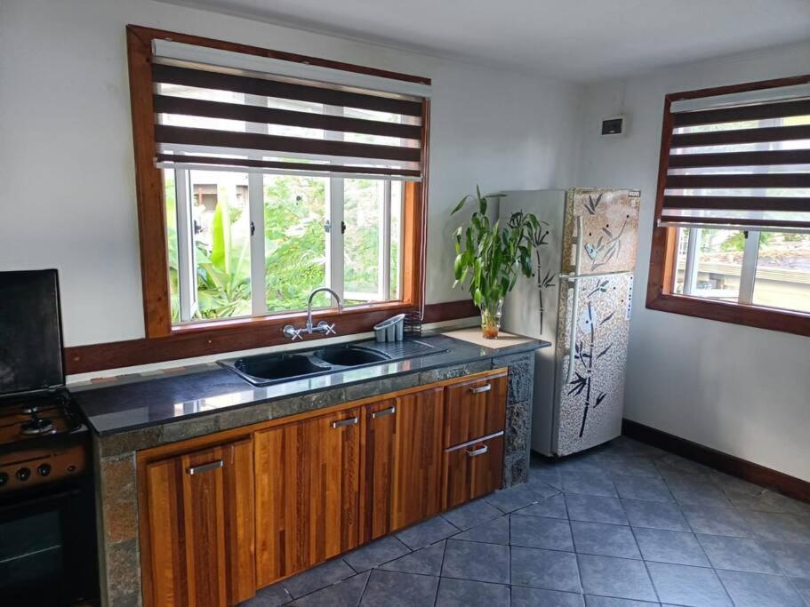Surf House Holidays Ruisseau Creole Экстерьер фото